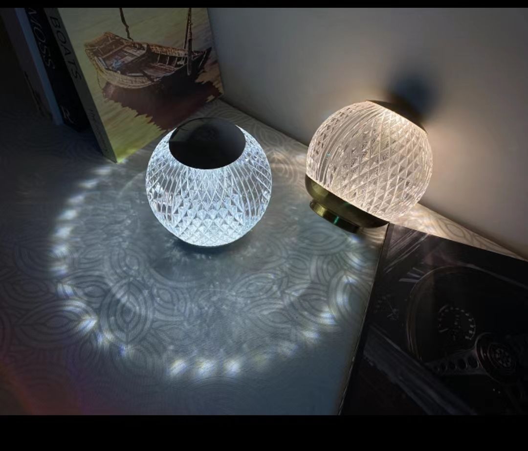 Round Crystal Table Lamp – Clear Acrylic Design